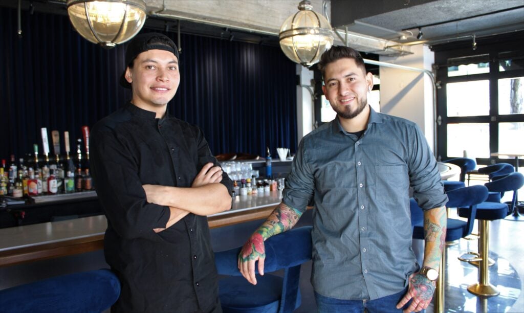 Christan et Harold ont été collègues de travail à Bogota, en Colombie, avant de travailler ensemble à nouveau à Rouyn-Noranda en Abitibi-Témiscamingue.